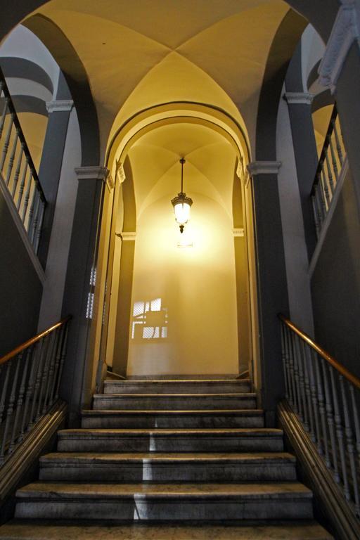 Casa Dante - Historic Apartment In The Perfect Naples Location エクステリア 写真